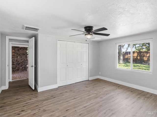 79 N Robinson Rd, Nampa, ID 83687