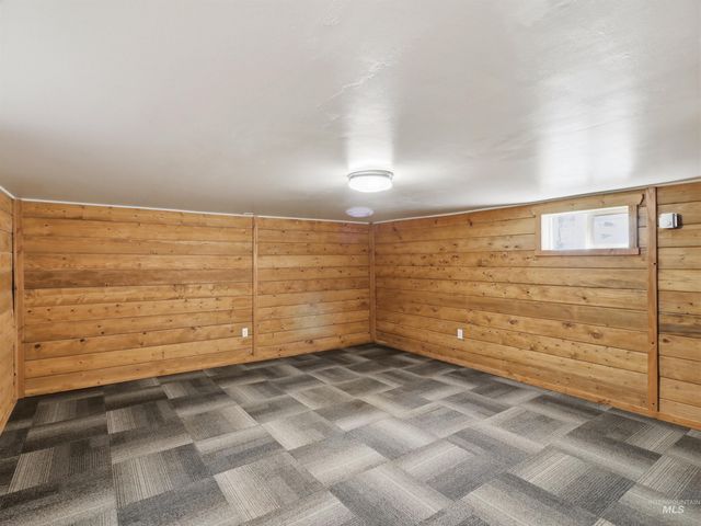 79 N Robinson Rd, Nampa, ID 83687