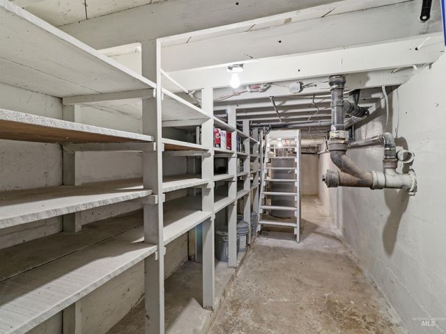 79 N Robinson Rd, Nampa, ID 83687