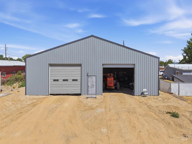 79 N Robinson Rd, Nampa, ID 83687