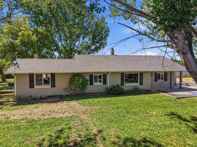 79 N Robinson Rd, Nampa, ID 83687