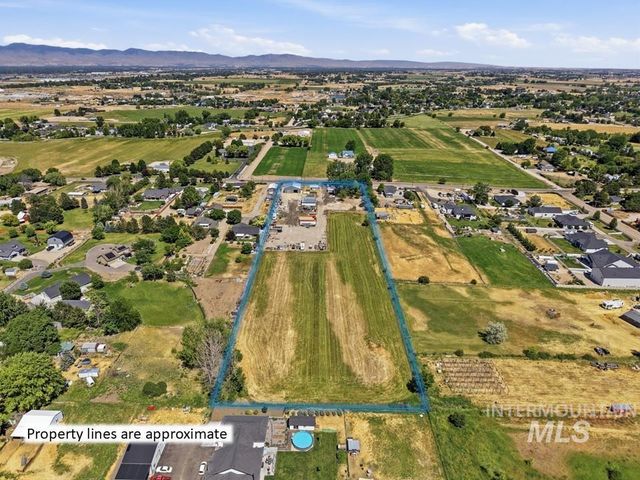 79 N Robinson Rd, Nampa, ID 83687