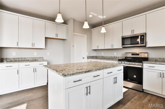 0 Portsmouth @ Claymont Hills, St Louis, MO 63129