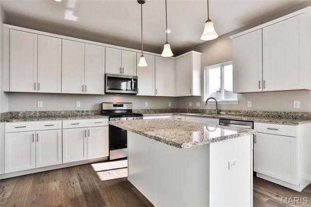 0 Portsmouth @ Claymont Hills, St Louis, MO 63129