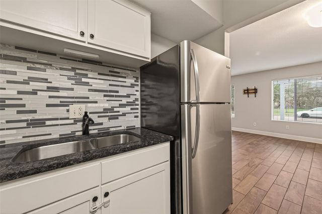 754 Memorial Mews Street B, Houston, TX 77079