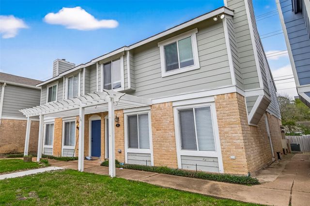 754 Memorial Mews Street B, Houston, TX 77079