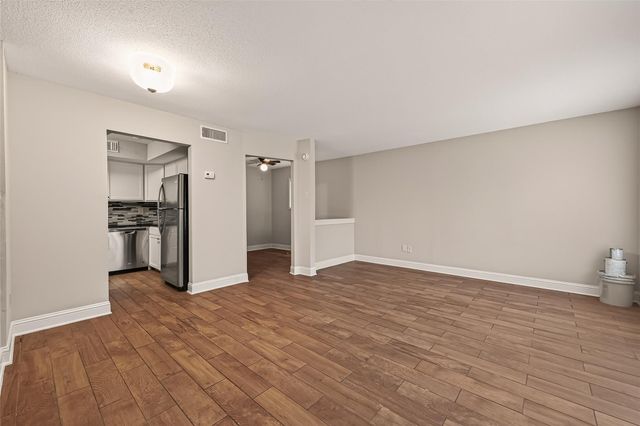 754 Memorial Mews Street B, Houston, TX 77079