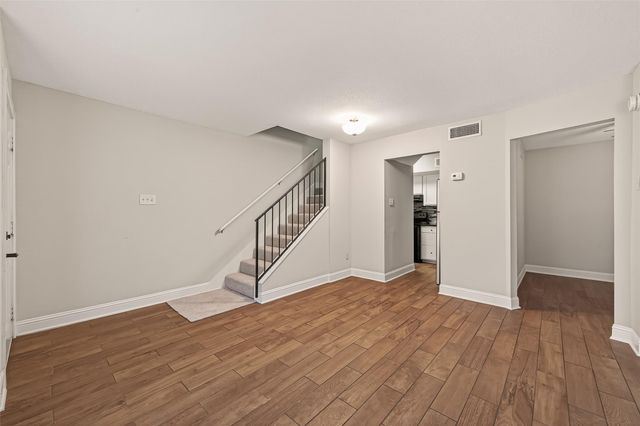 754 Memorial Mews Street B, Houston, TX 77079