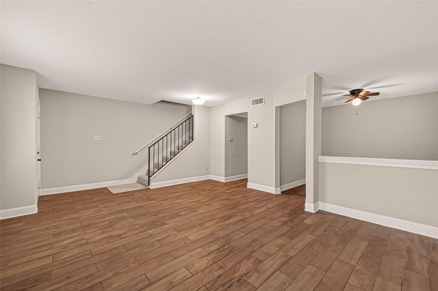 754 Memorial Mews Street B, Houston, TX 77079