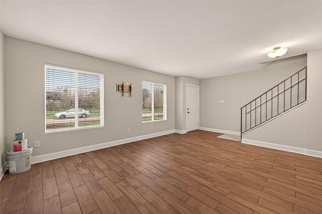 754 Memorial Mews Street B, Houston, TX 77079