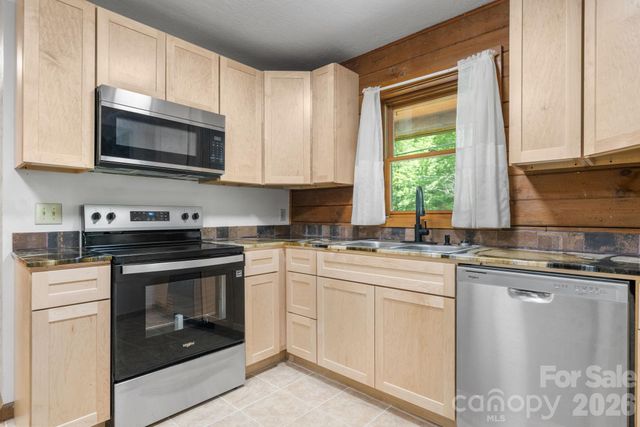 3206 Fork Mountain Road, Bakersville, NC 28705