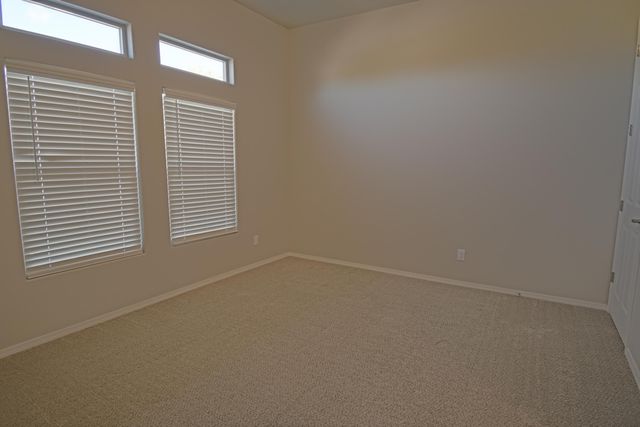 5413 E Village Avenue NE, Rio Rancho, NM 87144