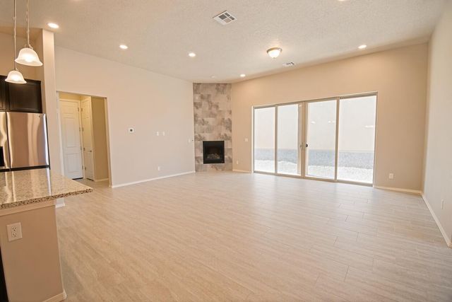 5413 E Village Avenue NE, Rio Rancho, NM 87144