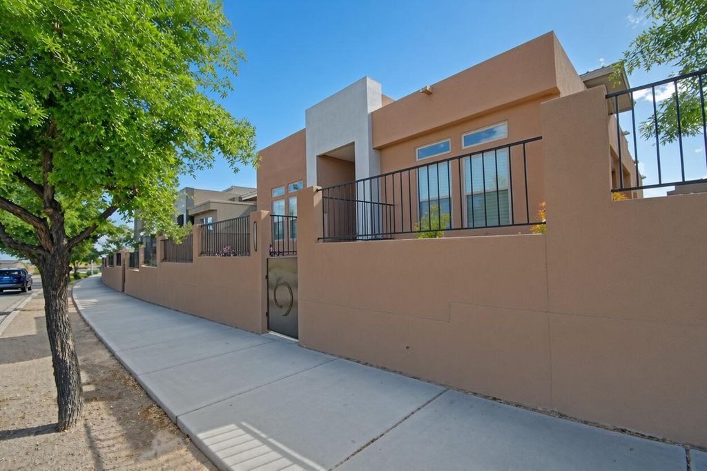 5413 E Village Avenue NE, Rio Rancho, NM 87144