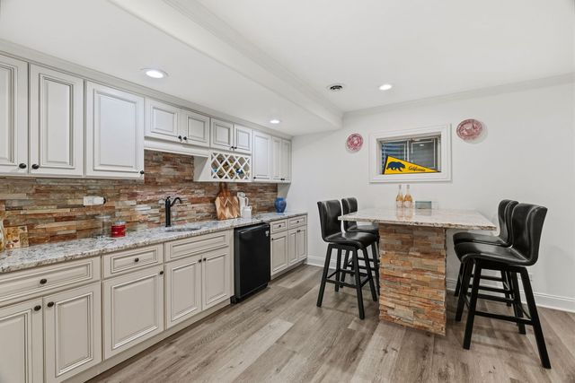 2506 Highland Drive, Palatine, IL 60067
