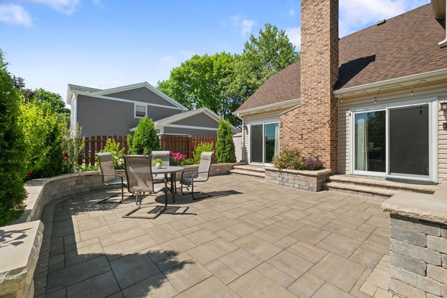 2506 Highland Drive, Palatine, IL 60067