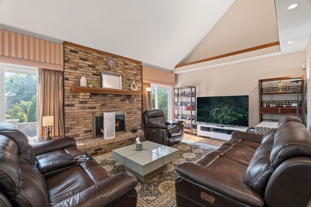 2506 Highland Drive, Palatine, IL 60067