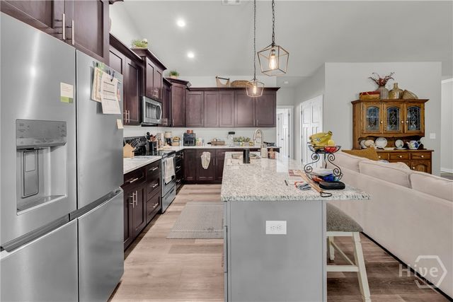 237 N Point Circle, Hartwell, GA 30643