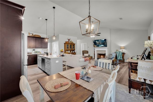 237 N Point Circle, Hartwell, GA 30643