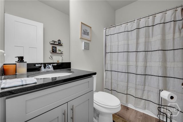 237 N Point Circle, Hartwell, GA 30643