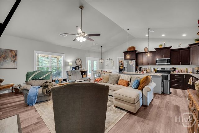 237 N Point Circle, Hartwell, GA 30643
