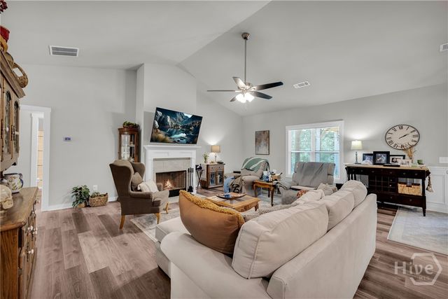 237 N Point Circle, Hartwell, GA 30643