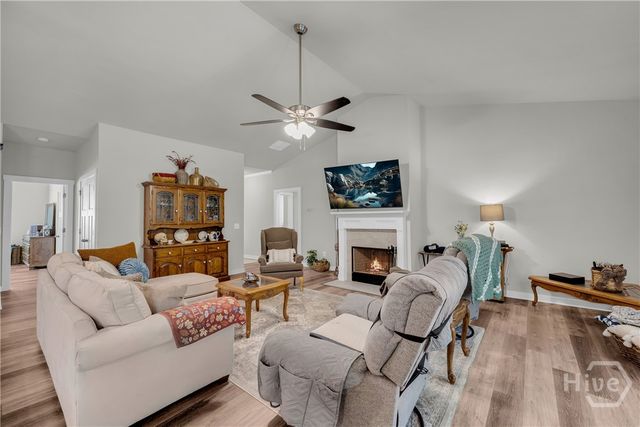 237 N Point Circle, Hartwell, GA 30643