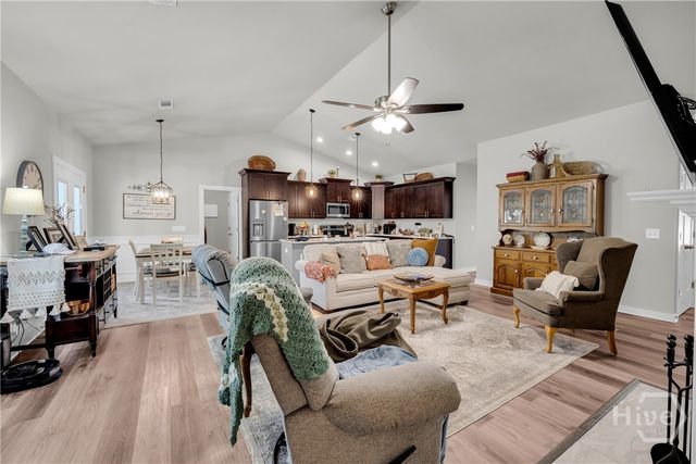 237 N Point Circle, Hartwell, GA 30643