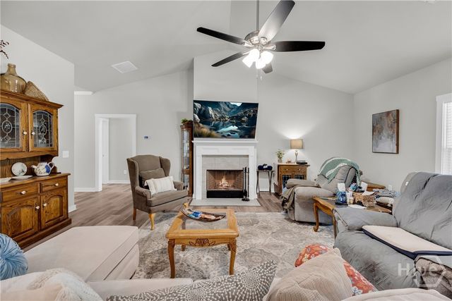 237 N Point Circle, Hartwell, GA 30643