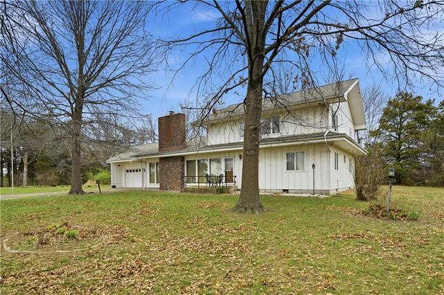 1074 S 240th Street, Pittsburg, KS 66762