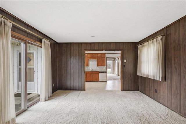 1074 S 240th Street, Pittsburg, KS 66762