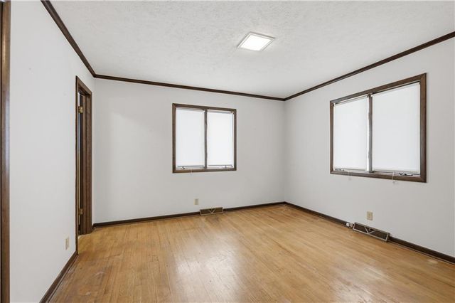 1074 S 240th Street, Pittsburg, KS 66762