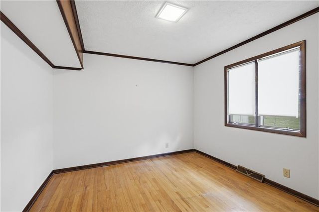 1074 S 240th Street, Pittsburg, KS 66762