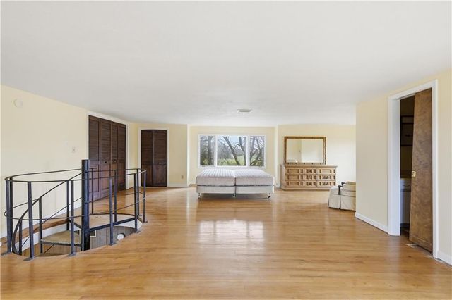 1074 S 240th Street, Pittsburg, KS 66762