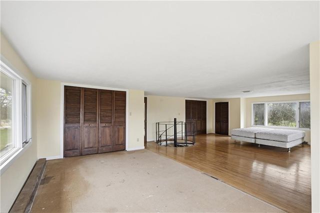 1074 S 240th Street, Pittsburg, KS 66762