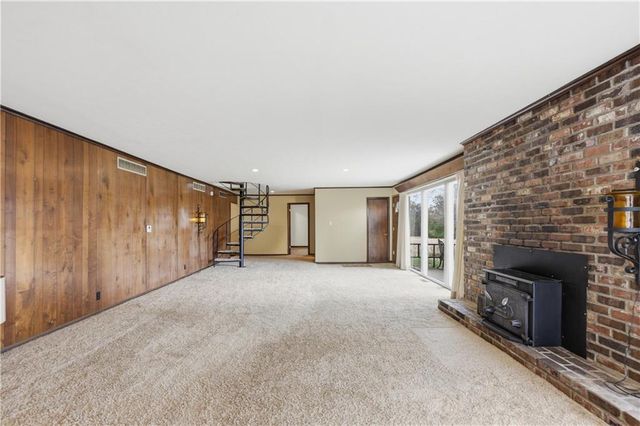 1074 S 240th Street, Pittsburg, KS 66762