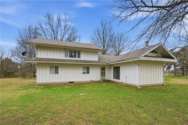 1074 S 240th Street, Pittsburg, KS 66762
