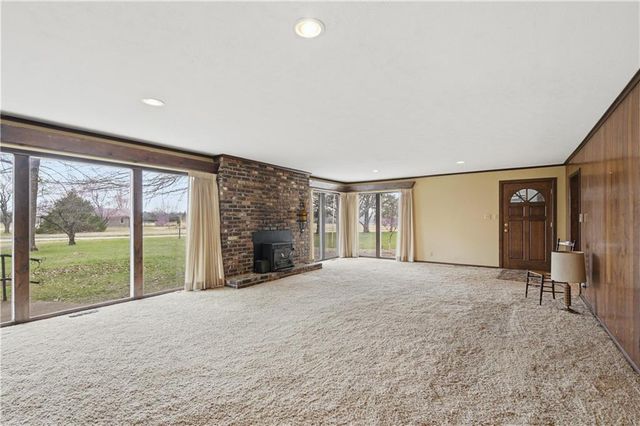 1074 S 240th Street, Pittsburg, KS 66762