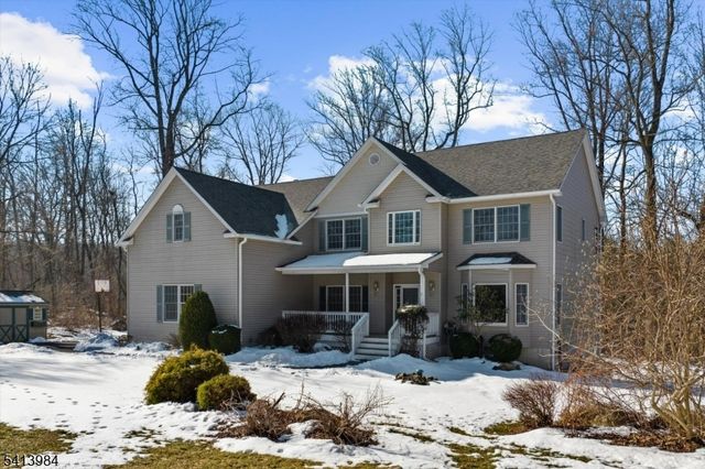 205 Hogan Ct, Bethlehem Twp., NJ 08802