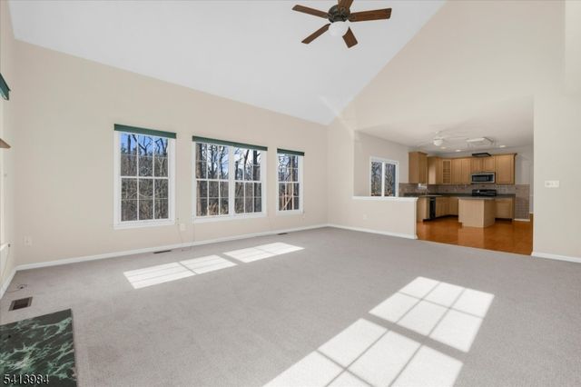 205 Hogan Ct, Bethlehem Twp., NJ 08802