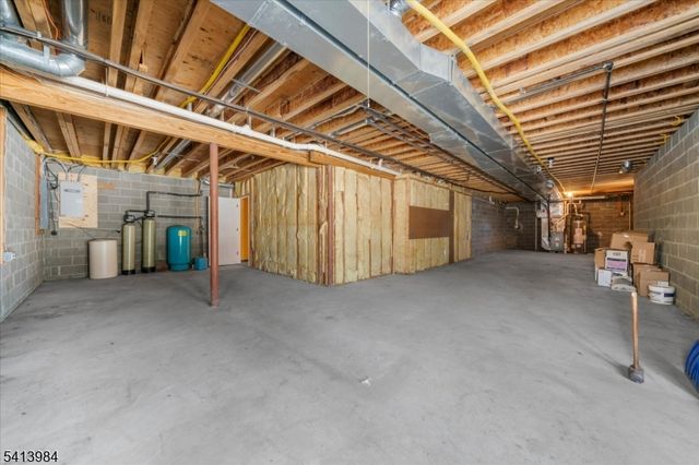 205 Hogan Ct, Bethlehem Twp., NJ 08802