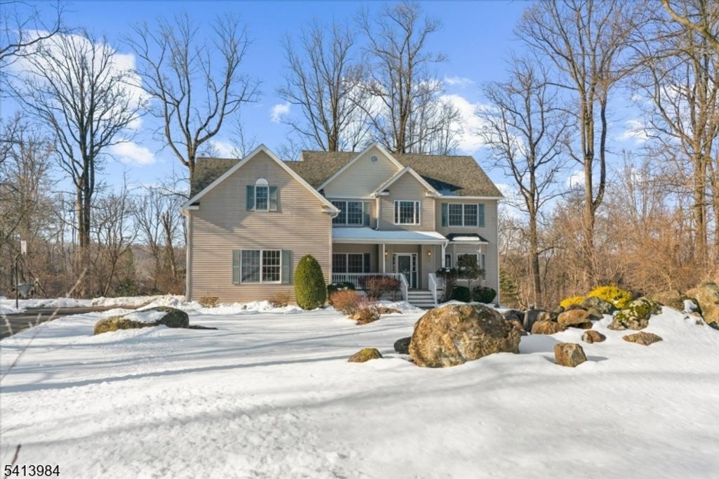 205 Hogan Ct, Bethlehem Twp., NJ 08802