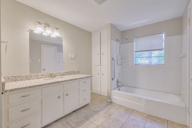 107 Windsor Court, Weatherford, TX 76086