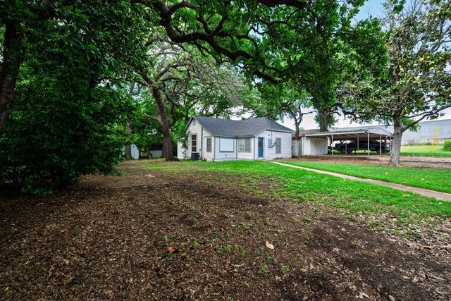 107 Windsor Court, Weatherford, TX 76086