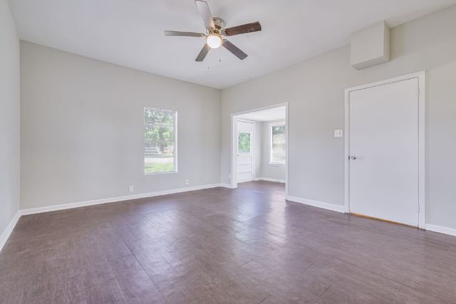107 Windsor Court, Weatherford, TX 76086