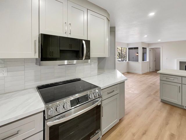 1861 Lamplight Ct, Walnut Creek, CA 94597