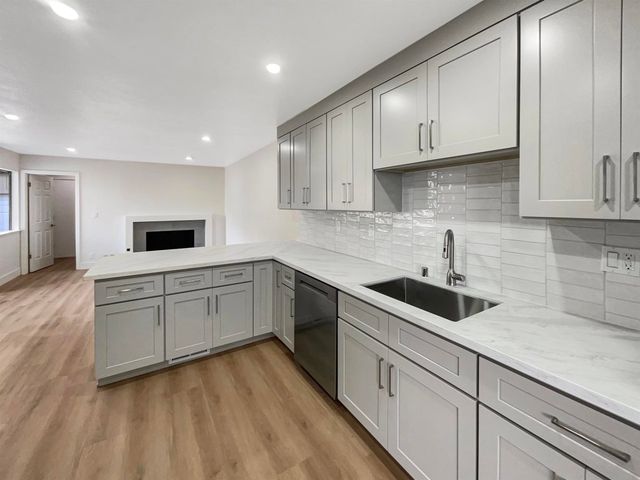 1861 Lamplight Ct, Walnut Creek, CA 94597