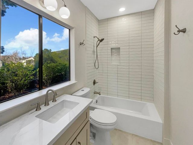 1861 Lamplight Ct, Walnut Creek, CA 94597