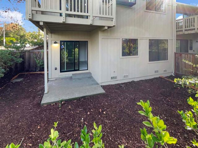 1861 Lamplight Ct, Walnut Creek, CA 94597