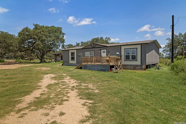 490 Hernandez, Poteet, TX 78065